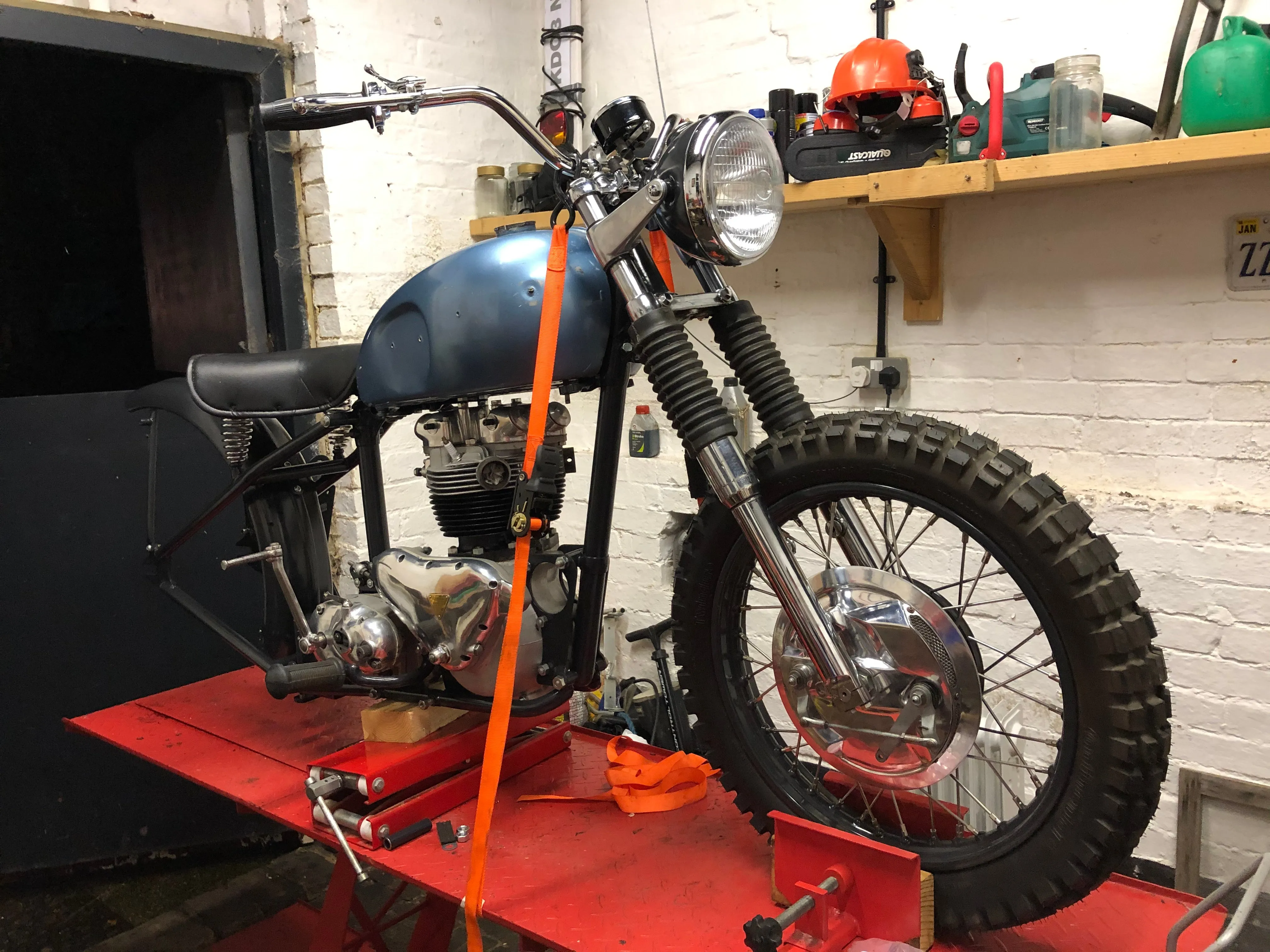 59 BOBBER 'THE INDUSTRY AND SUPPLY BIKE' THE BUILD TEAM T-SHIRT