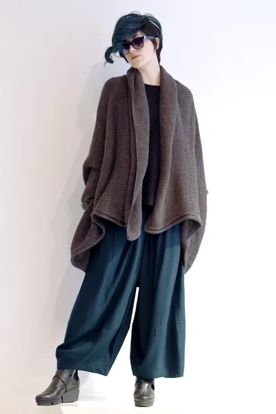 EC Vine Top in EC Black