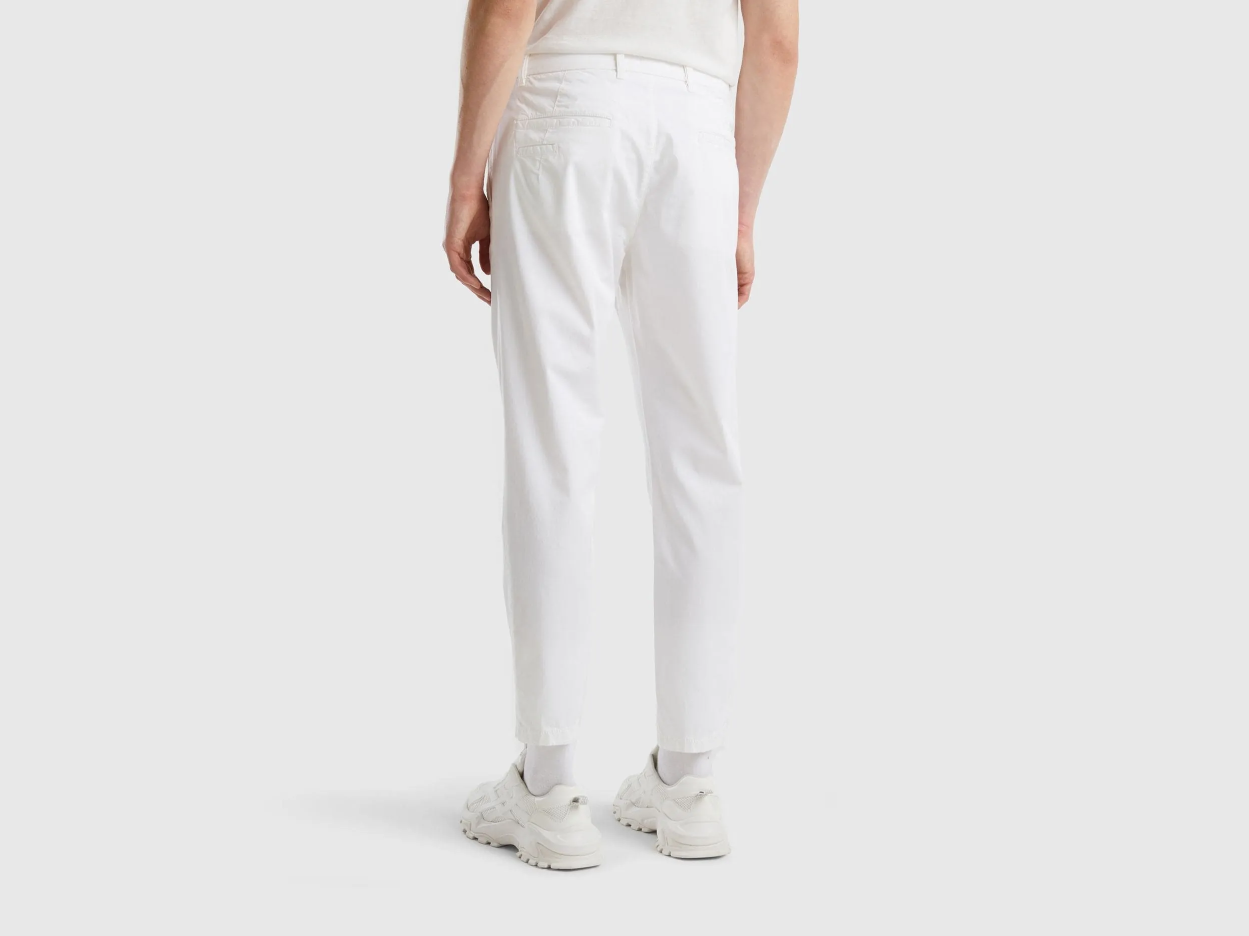 Lightweight carrot fit chinos