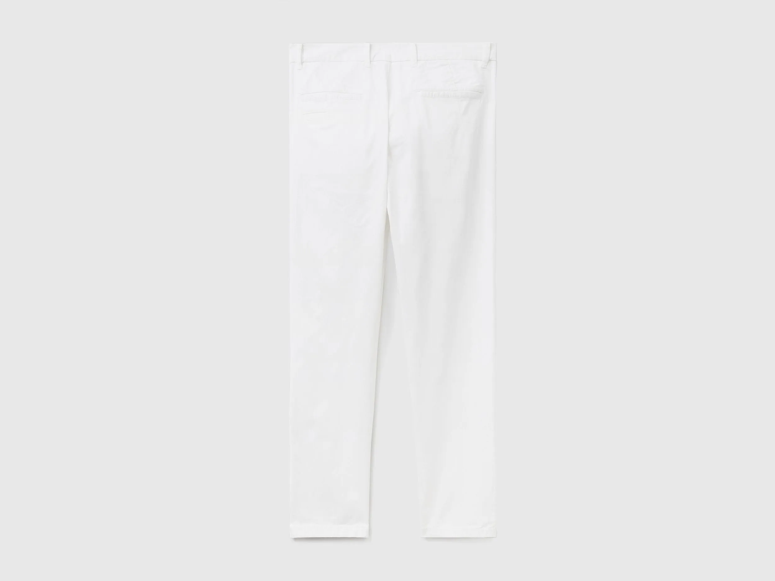 Lightweight carrot fit chinos