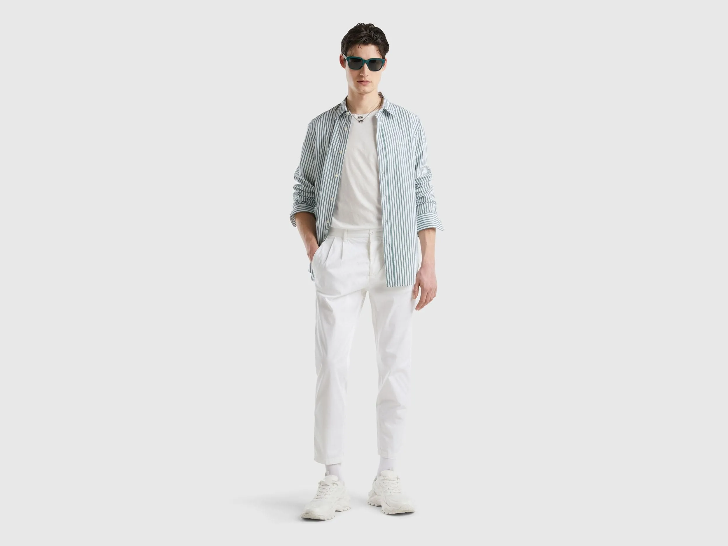 Lightweight carrot fit chinos