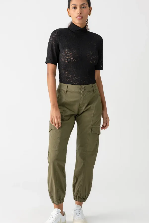 SS Lace Mock