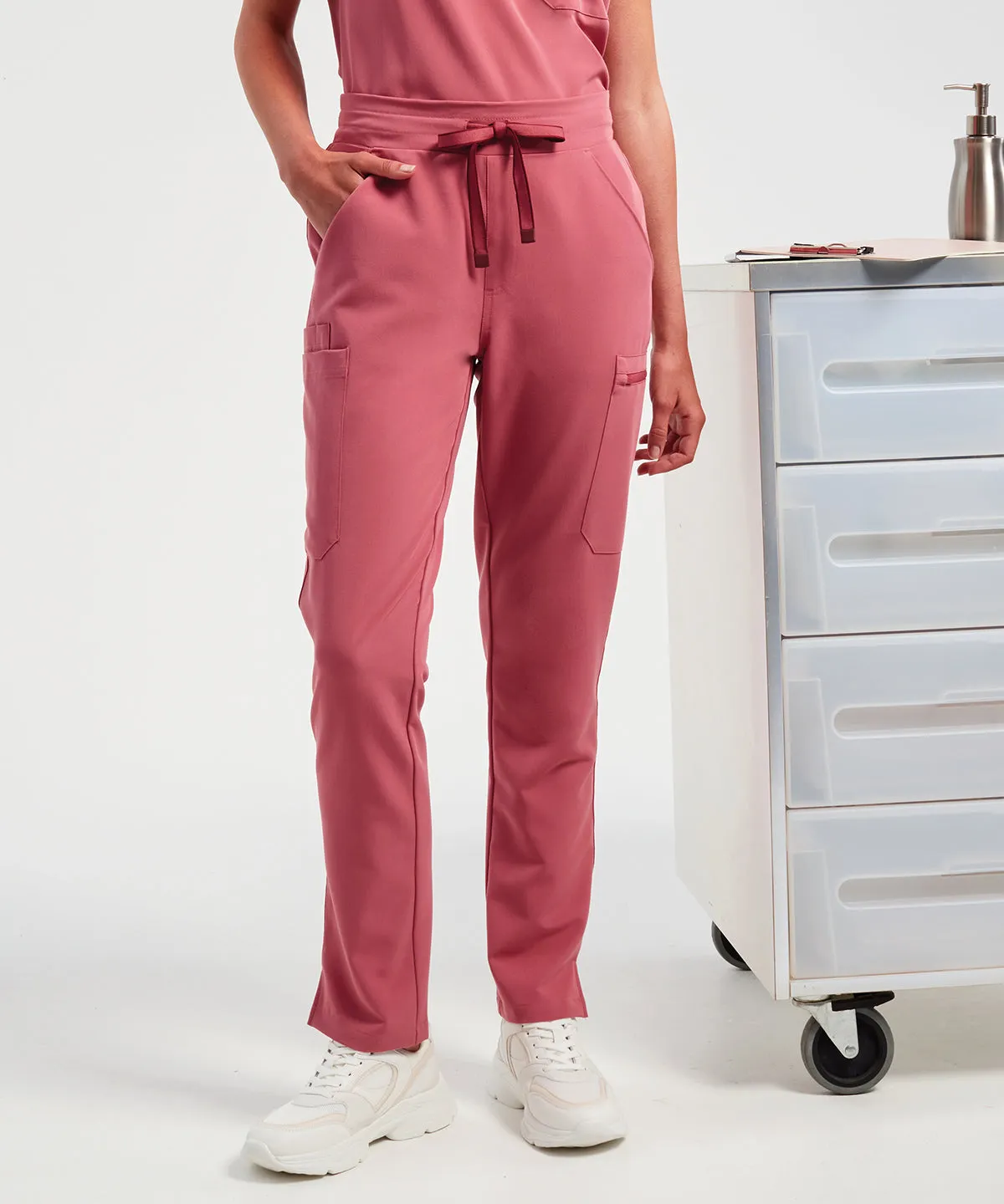 Womens Relentless Onna-stretch cargo pants | Calm Pink